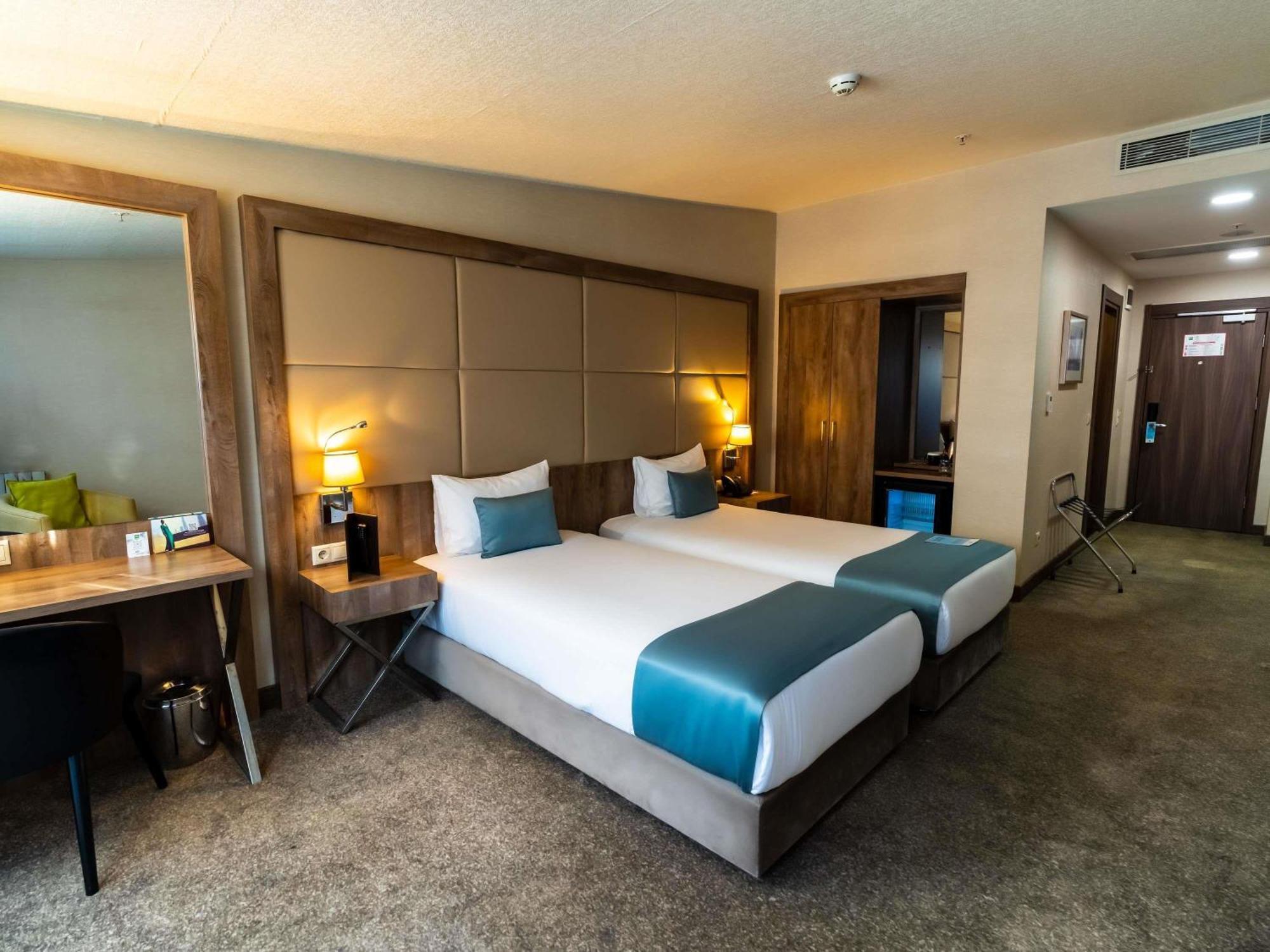 Hotel Ibis Styles Bomonti 4*